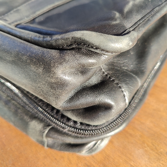 TUMI Italian Leather Expandable Briefcase / Laptop / Bag Carry On. Black - Picture 4 of 11